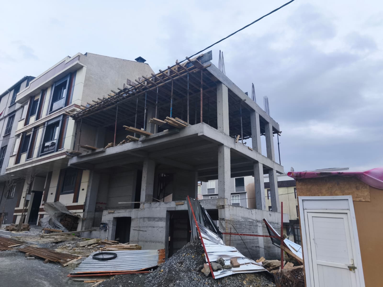 Betonarme kaba yapı — Asol Mimarlık & Yapı İnşaat, Çok katlı betonarme kaba yapı ve üst kat kalıp